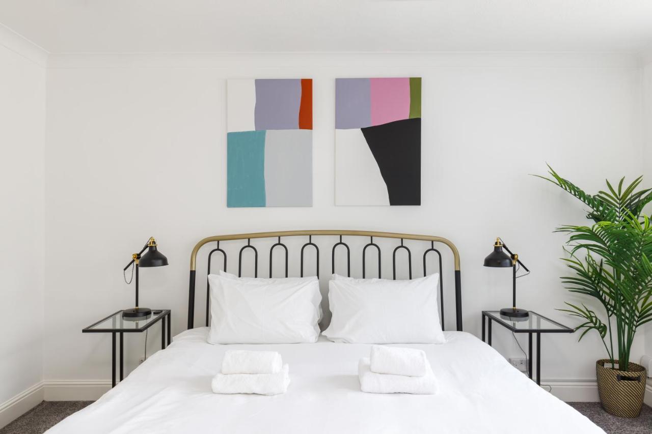 Beachside Retreat 2-Bedroom Gem With Free Private Parking & Outdoor Space Hove Exterior foto